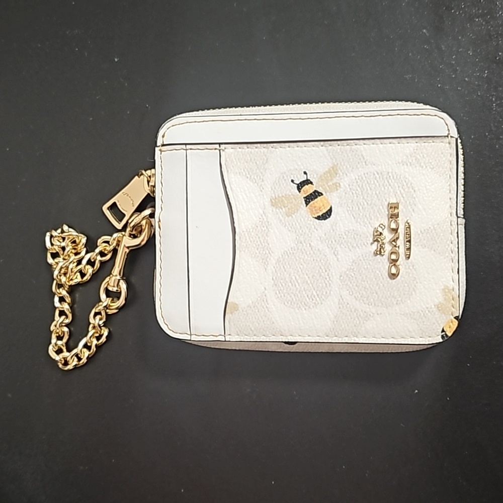 Coach zip card case (bee)